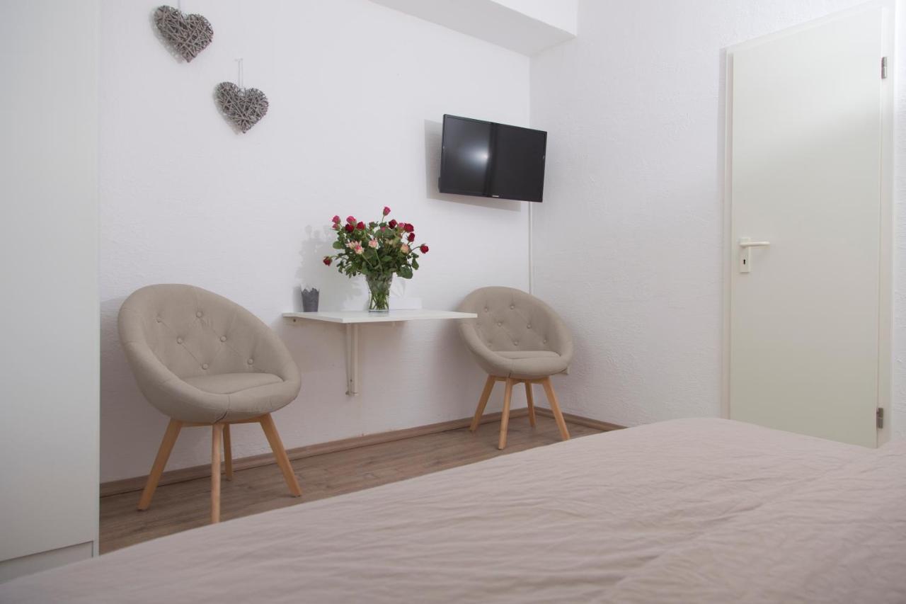 Pension Gaestehaus La Mula Treis-Karden Exteriör bild